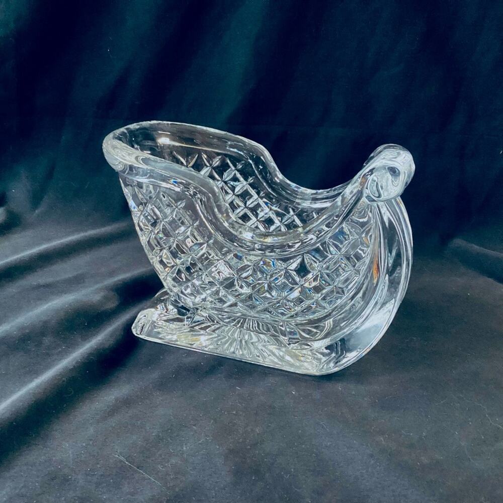 ST GEORGE Sleigh Candy Dish